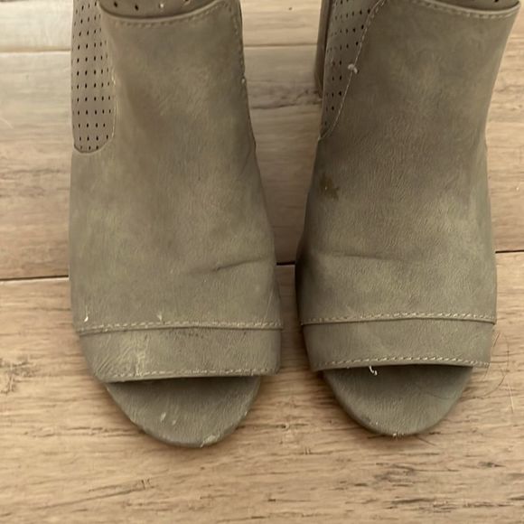 a.n.a. Memory Foam Zip Peep Toe Block Heel Booties - Picture 10 of 13